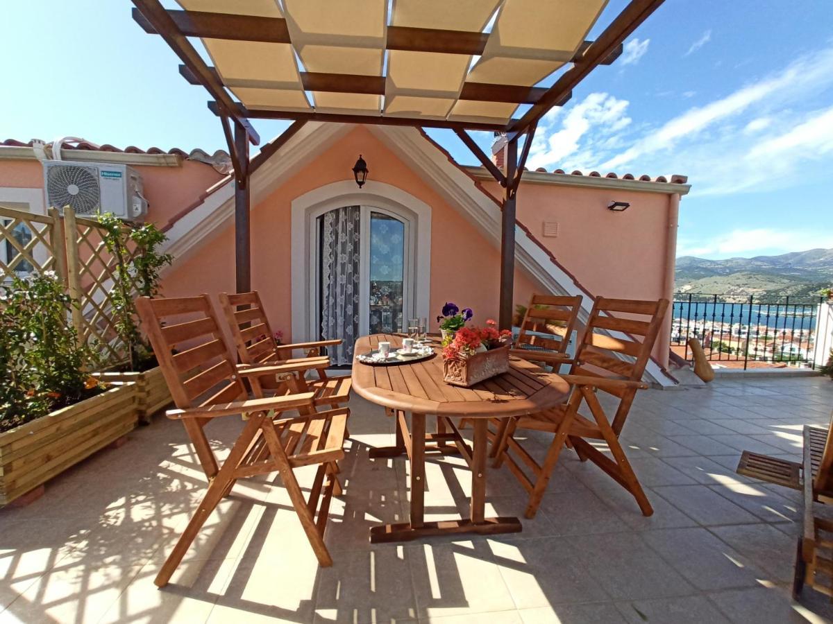 Nefeli Seaview Аргостолион